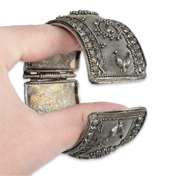 Vintage Bohemian Clamper Bracelet Silver Tone Wide Hinged Bangle Granulated - Picture 4 of 5